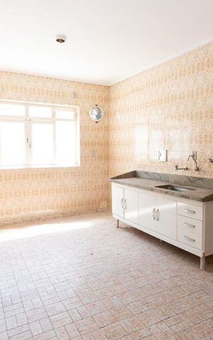 Casa à venda com 250m², 3 quartos e 4 vagas Casa à venda com 250m², 3 quartos e 4 vagasCozinha