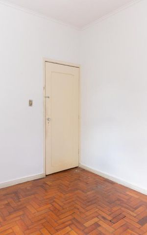 Casa à venda com 250m², 3 quartos e 4 vagas Casa à venda com 250m², 3 quartos e 4 vagasQuarto 2