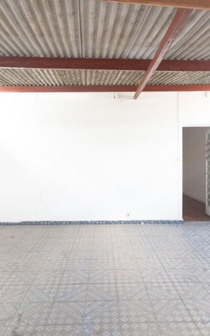 Casa à venda com 250m², 3 quartos e 4 vagas Casa à venda com 250m², 3 quartos e 4 vagasÁrea comum