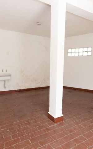 Casa à venda com 250m², 3 quartos e 4 vagas Casa à venda com 250m², 3 quartos e 4 vagasÁrea de Serviço e Garagem