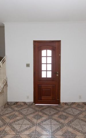 Casa à venda com 250m², 3 quartos e 4 vagas Casa à venda com 250m², 3 quartos e 4 vagasSala