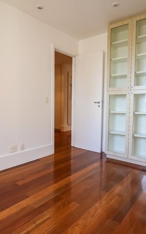 Apartamento para alugar com 218m², 3 quartos e 4 vagas Apartamento para alugar com 218m², 3 quartos e 4 vagasQuarto 1