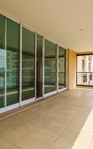 Apartamento para alugar com 218m², 3 quartos e 4 vagas Apartamento para alugar com 218m², 3 quartos e 4 vagasVaranda da Sala