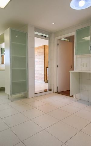 Apartamento para alugar com 218m², 3 quartos e 4 vagas Apartamento para alugar com 218m², 3 quartos e 4 vagasCozinha