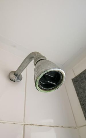 Apartamento para alugar com 218m², 3 quartos e 4 vagas Apartamento para alugar com 218m², 3 quartos e 4 vagasChuveiro