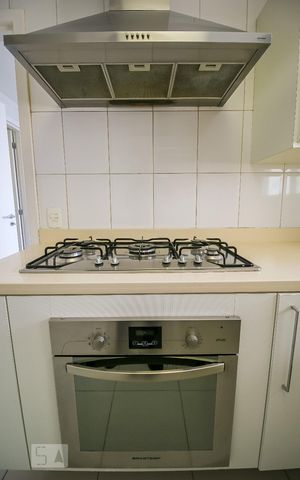 Apartamento para alugar com 218m², 3 quartos e 4 vagas Apartamento para alugar com 218m², 3 quartos e 4 vagasDetalhe da cozinha