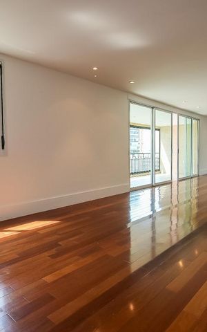 Apartamento para alugar com 218m², 3 quartos e 4 vagas Apartamento para alugar com 218m², 3 quartos e 4 vagasSala