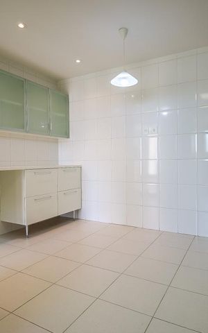 Apartamento para alugar com 218m², 3 quartos e 4 vagas Apartamento para alugar com 218m², 3 quartos e 4 vagasCozinha