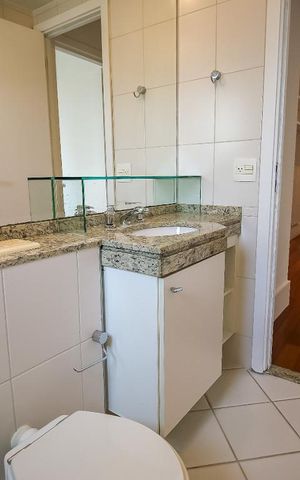 Apartamento para alugar com 218m², 3 quartos e 4 vagas Apartamento para alugar com 218m², 3 quartos e 4 vagasBanheiro Social