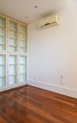 Apartamento para alugar com 218m², 3 quartos e 4 vagas Apartamento para alugar com 218m², 3 quartos e 4 vagasQuarto 1