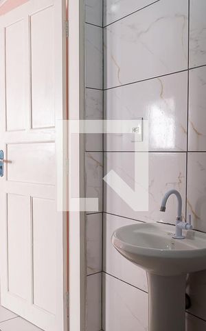 Casa para alugar com 35m², 1 quarto e sem vaga Casa para alugar com 35m², 1 quarto e sem vagaBanheiro