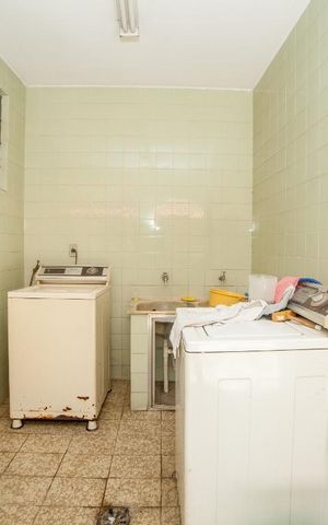 Casa à venda com 320m², 4 quartos e 4 vagas Casa à venda com 320m², 4 quartos e 4 vagasÁrea de Serviço