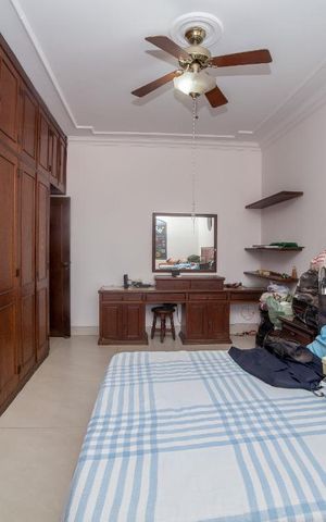 Casa à venda com 320m², 4 quartos e 4 vagas Casa à venda com 320m², 4 quartos e 4 vagasQuarto 1