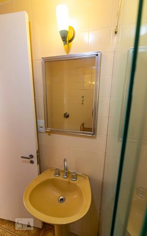 Apartamento à venda com 70m², 2 quartos e 1 vaga Apartamento à venda com 70m², 2 quartos e 1 vagaBanheiro