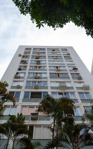 Apartamento à venda com 70m², 2 quartos e 1 vaga Apartamento à venda com 70m², 2 quartos e 1 vagaFachada