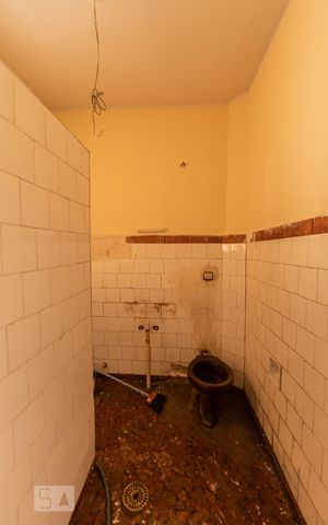 Casa para alugar com 200m², 2 quartos e 1 vaga Casa para alugar com 200m², 2 quartos e 1 vagaBanheiro Social