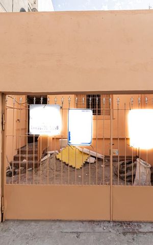 Casa para alugar com 200m², 2 quartos e 1 vaga Casa para alugar com 200m², 2 quartos e 1 vagaFachada