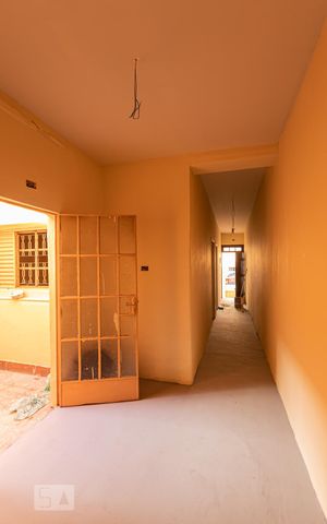 Casa para alugar com 200m², 2 quartos e 1 vaga Casa para alugar com 200m², 2 quartos e 1 vagaCorredor
