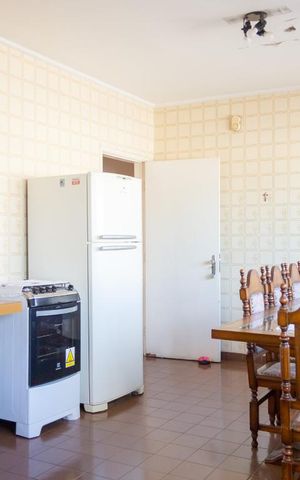 Casa à venda com 110m², 2 quartos e sem vaga Casa à venda com 110m², 2 quartos e sem vagaCozinha