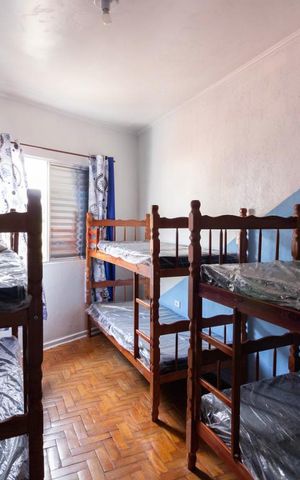 Casa à venda com 1200m², 4 quartos e 2 vagas Casa à venda com 1200m², 4 quartos e 2 vagasQuarto