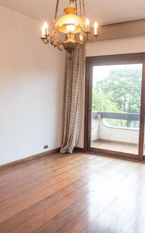 Casa à venda com 700m², 4 quartos e 5 vagas Casa à venda com 700m², 4 quartos e 5 vagasSala 3