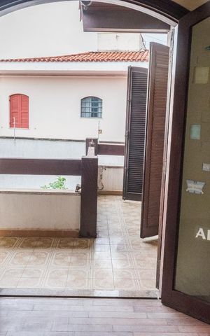 Casa à venda com 700m², 4 quartos e 5 vagas Casa à venda com 700m², 4 quartos e 5 vagasSuite 3