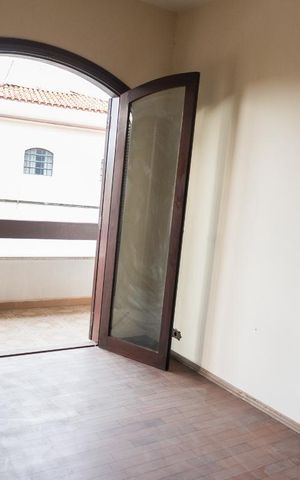 Casa à venda com 700m², 4 quartos e 5 vagas Casa à venda com 700m², 4 quartos e 5 vagasQuarto 3