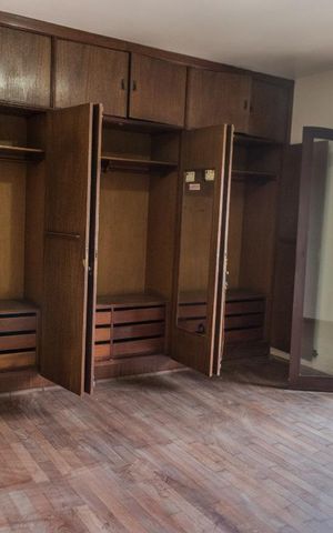 Casa à venda com 700m², 4 quartos e 5 vagas Casa à venda com 700m², 4 quartos e 5 vagasSuite 4