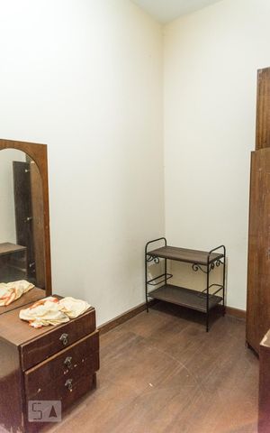 Casa à venda com 700m², 4 quartos e 5 vagas Casa à venda com 700m², 4 quartos e 5 vagasQuarto de Serviço 2