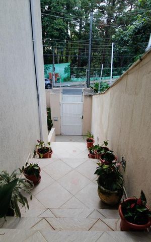 Casa à venda com 365m², 4 quartos e 5 vagas Casa à venda com 365m², 4 quartos e 5 vagasAcesso