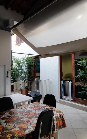 Casa à venda com 365m², 4 quartos e 5 vagas Casa à venda com 365m², 4 quartos e 5 vagasChurrasqueira