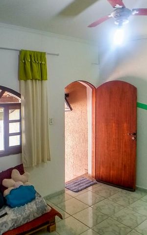 Casa à venda com 180m², 3 quartos e 1 vaga Casa à venda com 180m², 3 quartos e 1 vagaEdícula