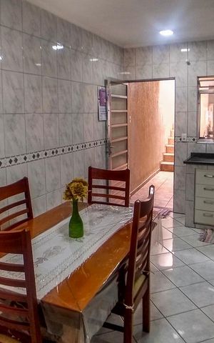 Casa à venda com 180m², 3 quartos e 1 vaga Casa à venda com 180m², 3 quartos e 1 vagaCozinha
