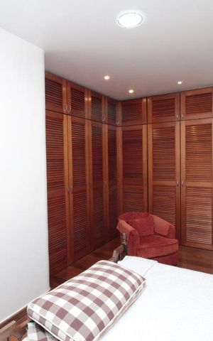 Apartamento à venda com 190m², 4 quartos e 4 vagas Apartamento à venda com 190m², 4 quartos e 4 vagasQuarto