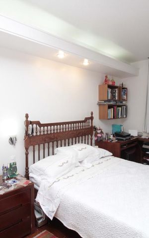 Apartamento à venda com 190m², 4 quartos e 4 vagas Apartamento à venda com 190m², 4 quartos e 4 vagasQuarto