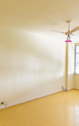 Apartamento à venda com 75m², 2 quartos e 1 vaga Apartamento à venda com 75m², 2 quartos e 1 vagaSala