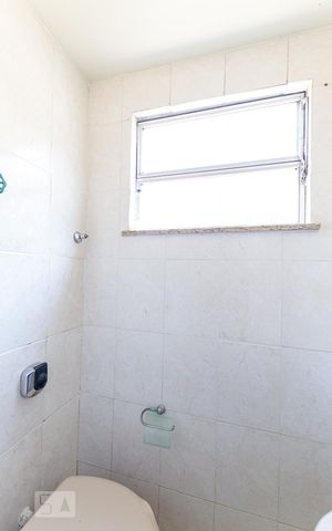 Apartamento à venda com 75m², 2 quartos e 1 vaga Apartamento à venda com 75m², 2 quartos e 1 vagaBanheiro de Serviço