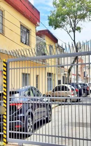 Casa de condomínio à venda com 125m², 3 quartos e 2 vagas Casa de condomínio à venda com 125m², 3 quartos e 2 vagasFachada