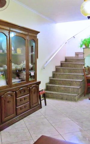 Casa de condomínio à venda com 125m², 3 quartos e 2 vagas Casa de condomínio à venda com 125m², 3 quartos e 2 vagasSala
