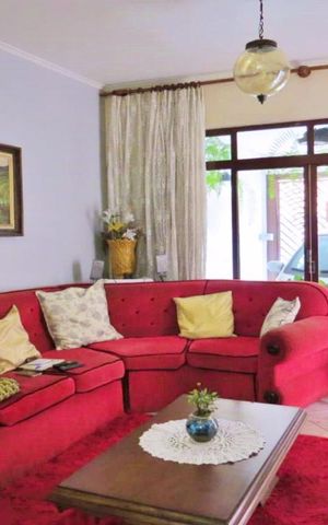 Casa de condomínio à venda com 125m², 3 quartos e 2 vagas Casa de condomínio à venda com 125m², 3 quartos e 2 vagasSala