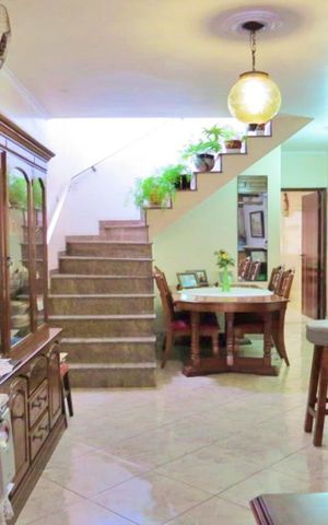 Casa de condomínio à venda com 125m², 3 quartos e 2 vagas Casa de condomínio à venda com 125m², 3 quartos e 2 vagasSala