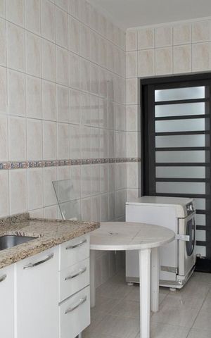 Casa à venda com 220m², 5 quartos e 2 vagas Casa à venda com 220m², 5 quartos e 2 vagasEDÍCULA