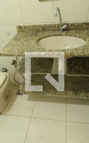 Casa para alugar com 96m², 2 quartos e 2 vagasBanheiro