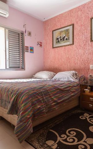 Casa à venda com 366m², 6 quartos e 5 vagas Casa à venda com 366m², 6 quartos e 5 vagasQuarto 4