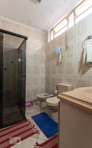 Casa à venda com 366m², 6 quartos e 5 vagas Casa à venda com 366m², 6 quartos e 5 vagasBanheiro Social