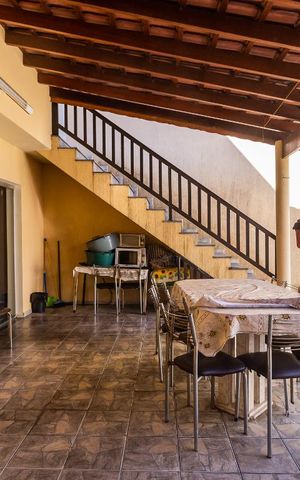 Casa à venda com 366m², 6 quartos e 5 vagas Casa à venda com 366m², 6 quartos e 5 vagasÁrea Gourmet
