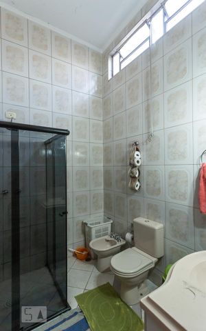 Casa à venda com 366m², 6 quartos e 5 vagas Casa à venda com 366m², 6 quartos e 5 vagasBanheiro do Quarto 4