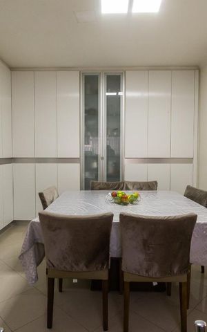 Casa à venda com 366m², 6 quartos e 5 vagas Casa à venda com 366m², 6 quartos e 5 vagasCopa