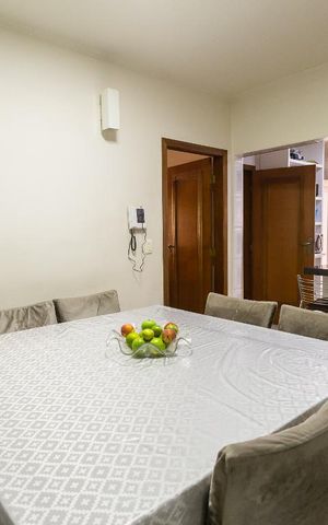 Casa à venda com 366m², 6 quartos e 5 vagas Casa à venda com 366m², 6 quartos e 5 vagasCopa