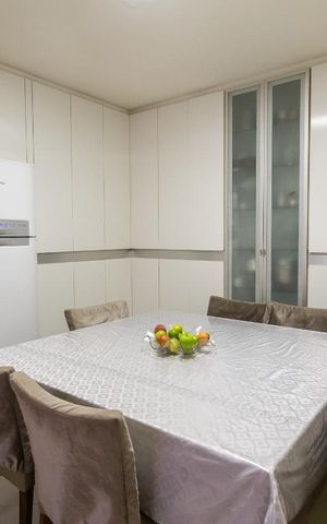 Casa à venda com 366m², 6 quartos e 5 vagas Casa à venda com 366m², 6 quartos e 5 vagasCopa